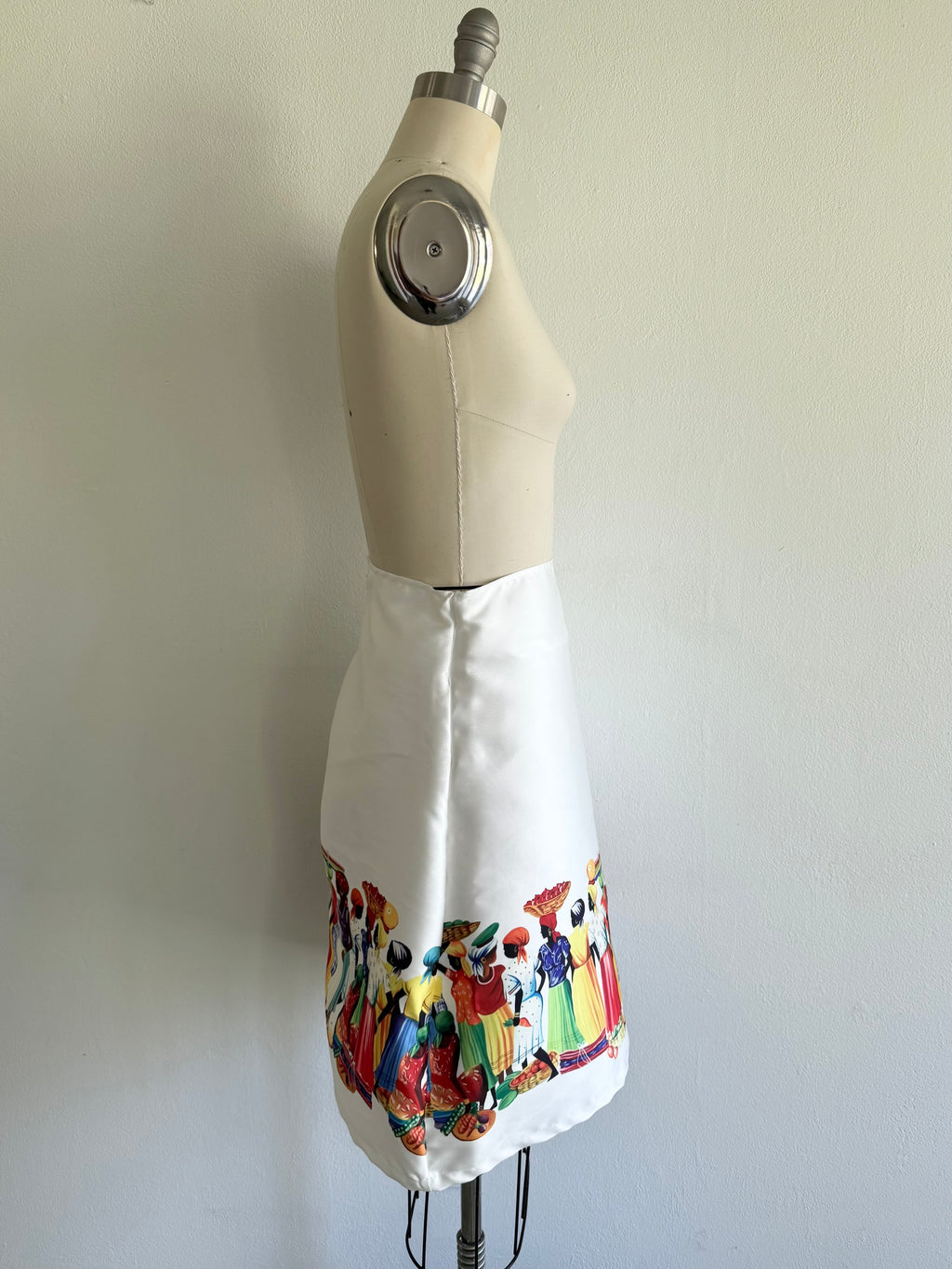 Women's Modern A-Line Skirt: African Colorful Graphic Print on White Twill